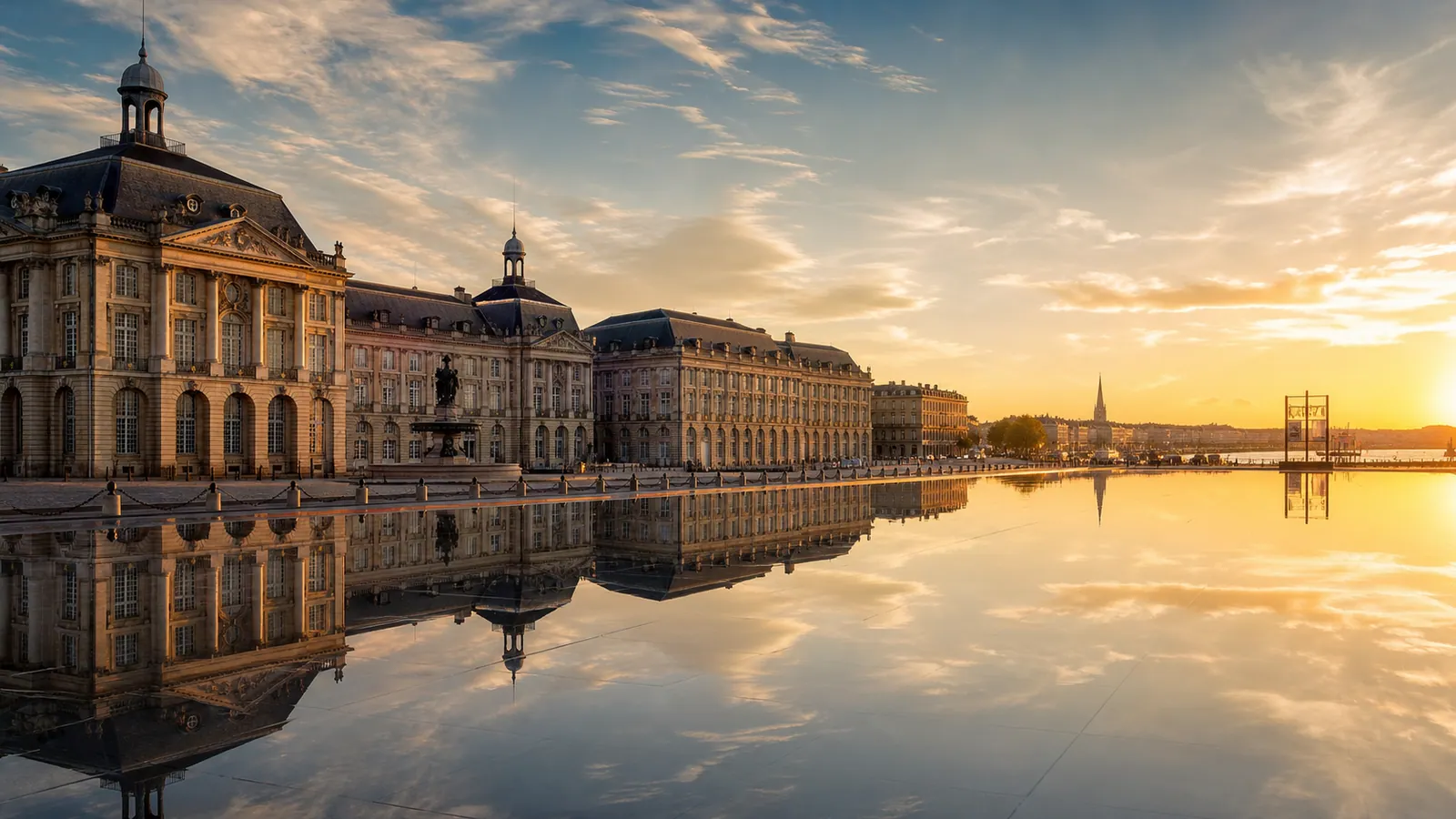 Bordeaux, travel guide hero image