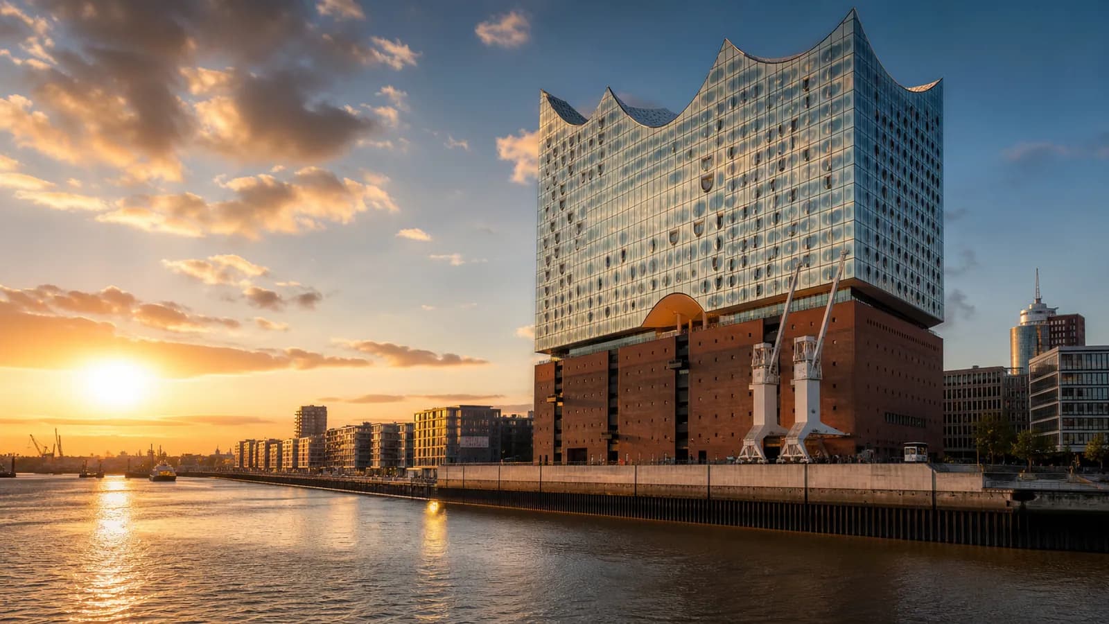 Hamburg, travel guide hero image