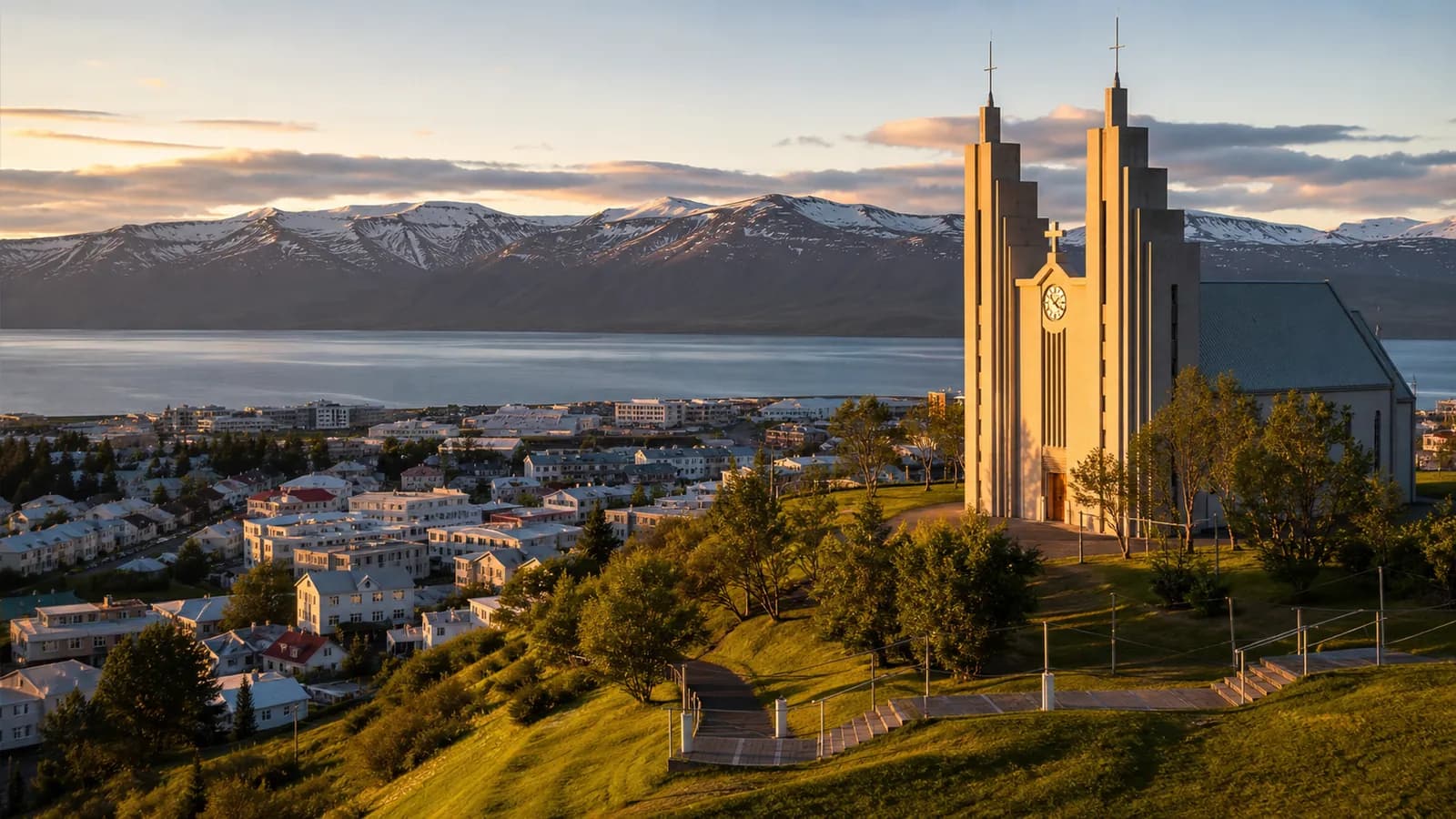 Akureyri, travel guide hero image