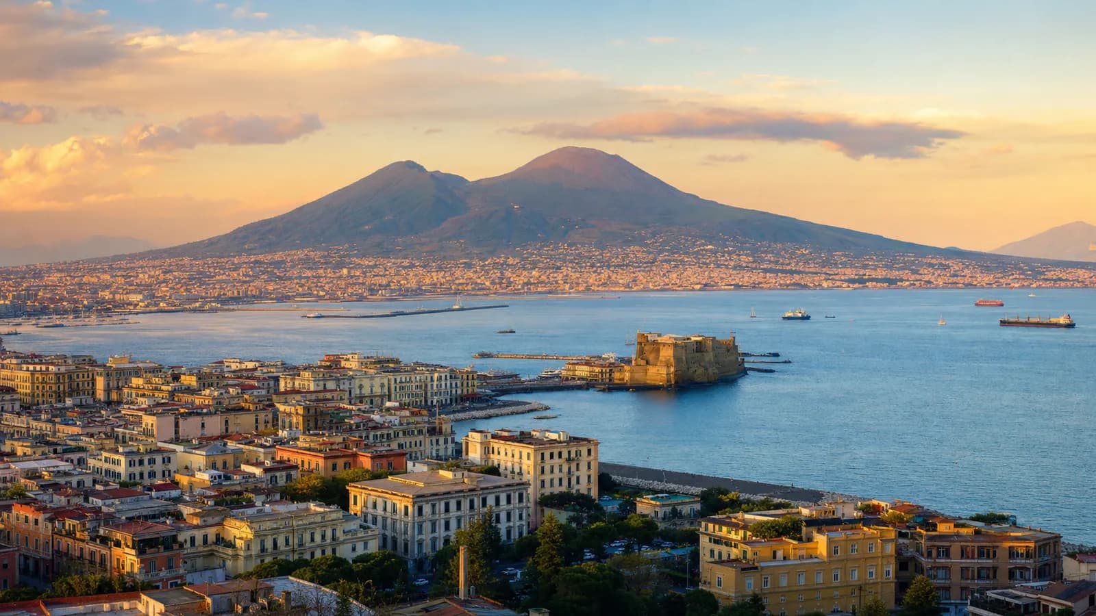 Naples, travel guide hero image