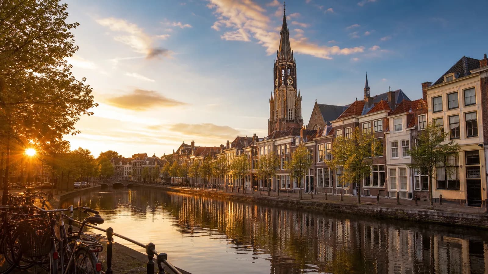 Delft, travel guide hero image