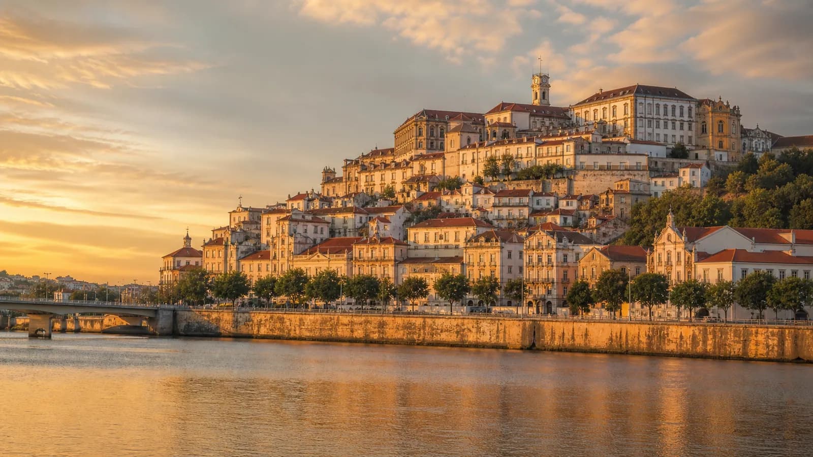 Coimbra, travel guide hero image