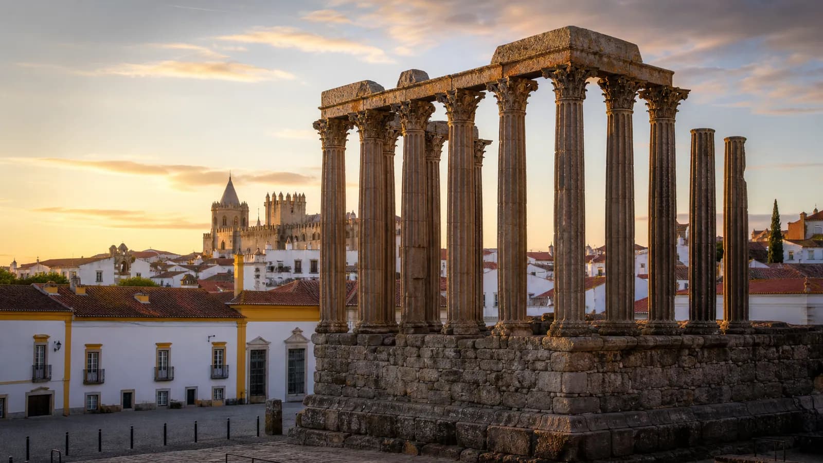 Évora, travel guide hero image