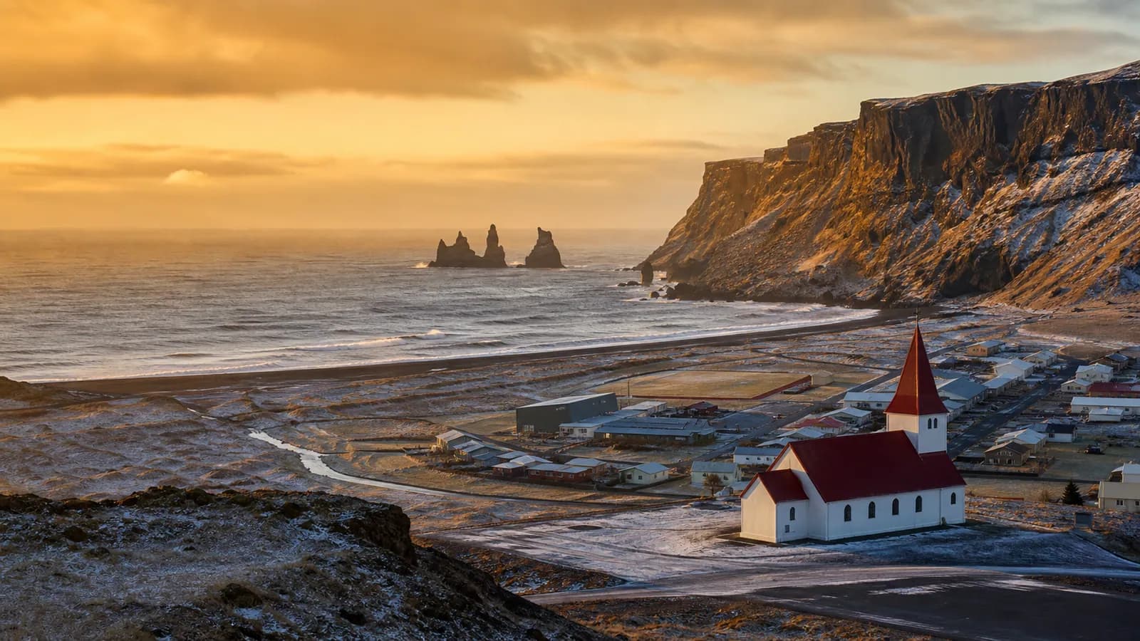 Vík, travel guide hero image